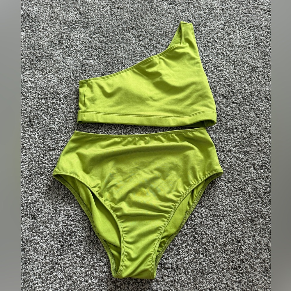 Green 2 piece swimsuit